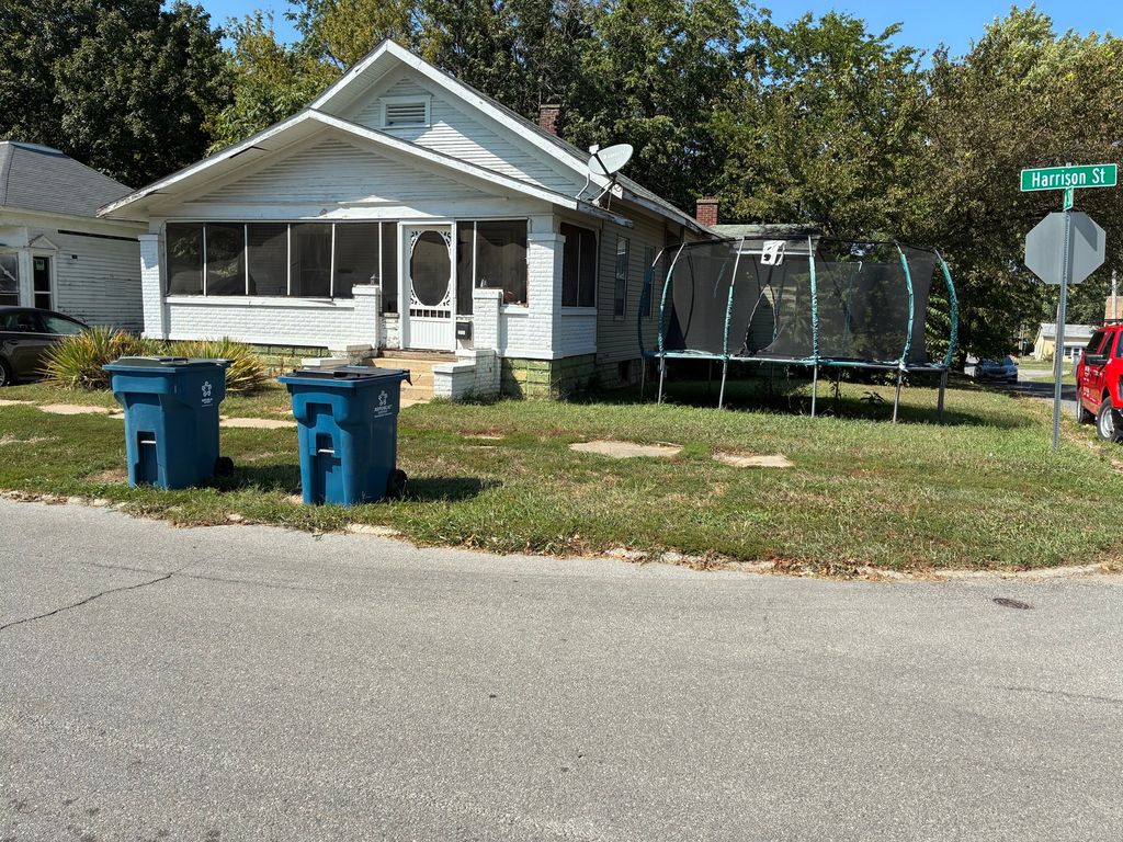 Image 2 of property listing at 600 Harrison Street, Mt Vernon, IL 62864