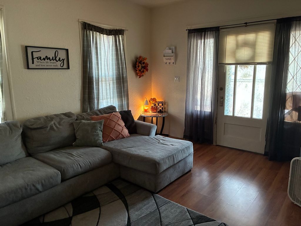 Image 3 of property listing at 600 Harrison Street, Mt Vernon, IL 62864