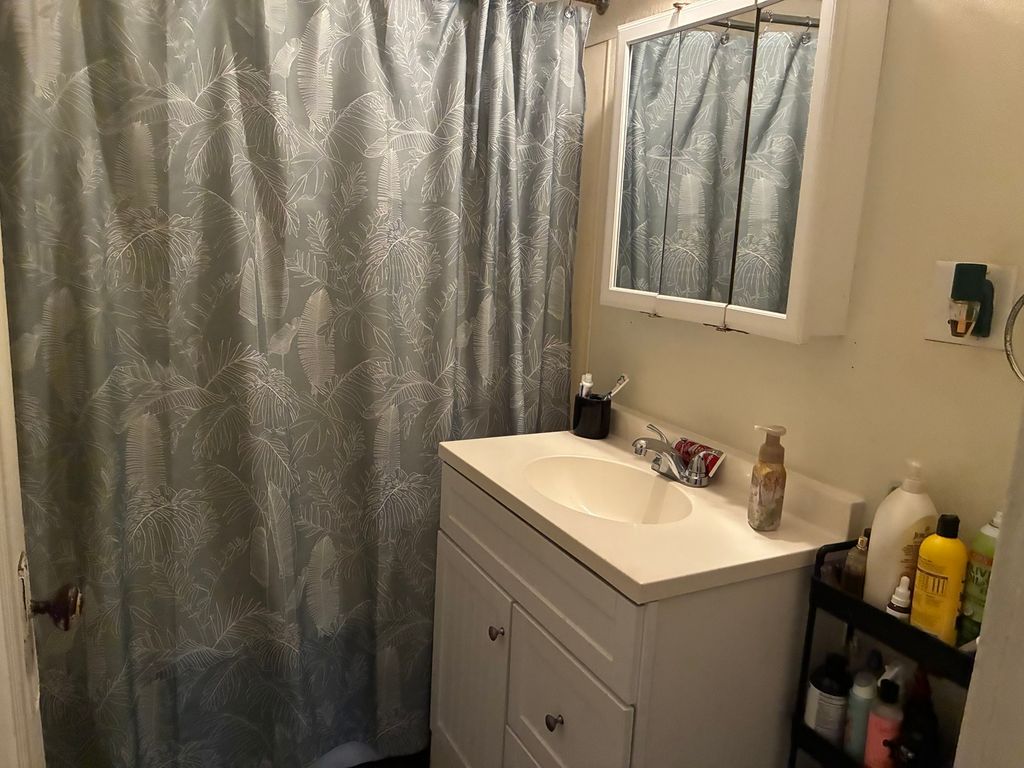 Image 7 of property listing at 600 Harrison Street, Mt Vernon, IL 62864