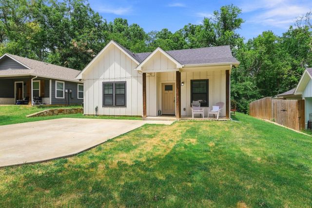 517 E Hanna Street, Denison, TX 75021