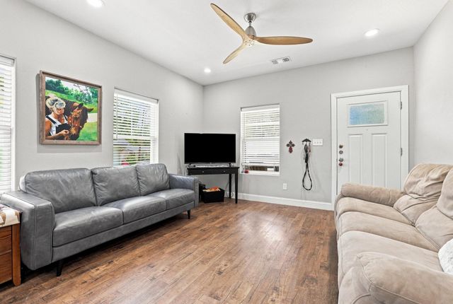 517 E Hanna Street, Denison, TX 75021