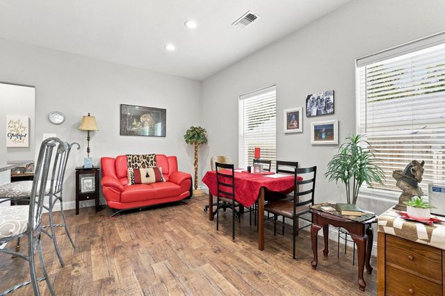 517 E Hanna Street, Denison, TX 75021