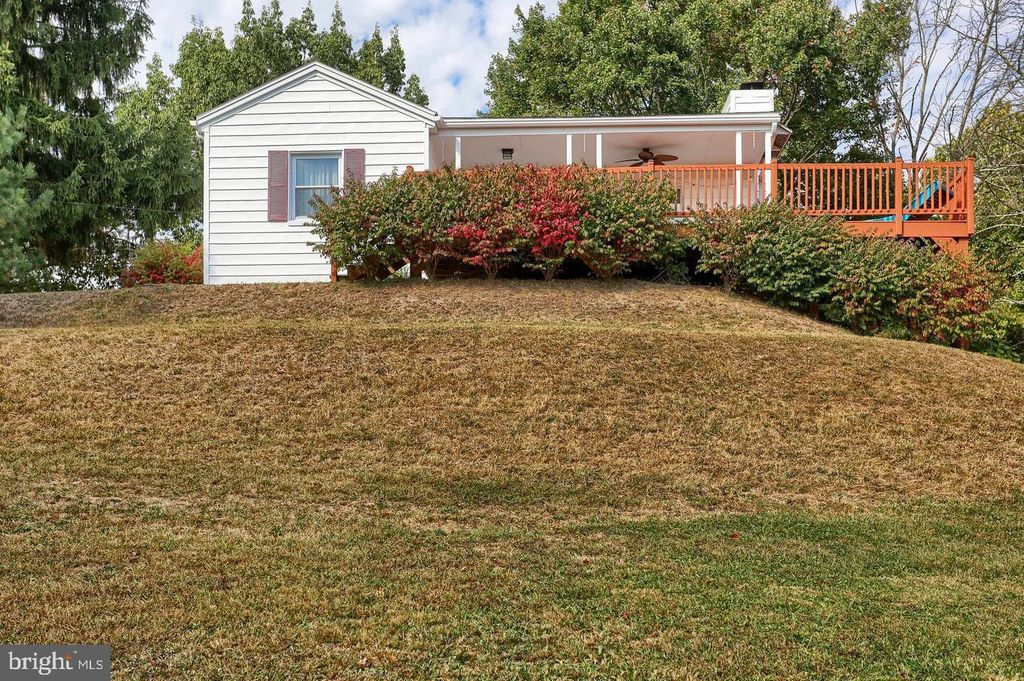 981 CRANES GAP ROAD, Carlisle, PA 17013