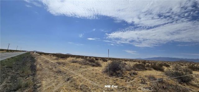 22500 E Ave O, Black Butte, CA 93591