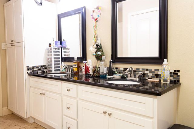 15318 Leeds Lane, Houston, TX 77040