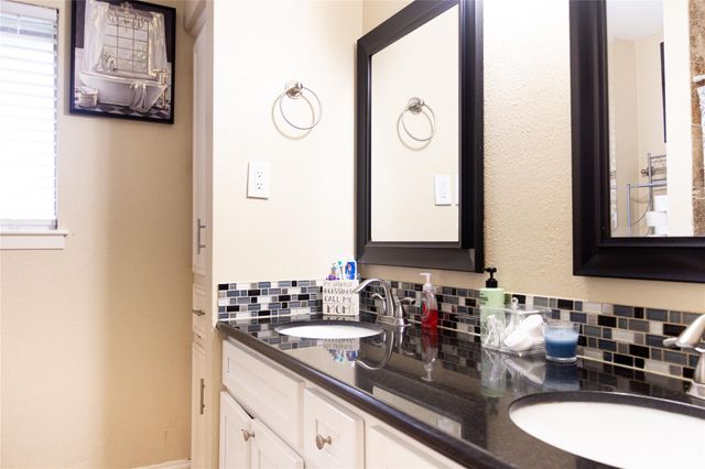 15318 Leeds Lane, Houston, TX 77040