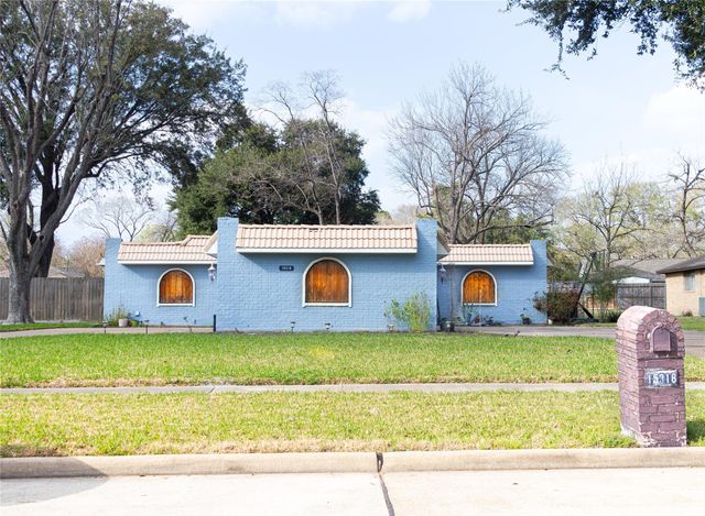15318 Leeds Lane, Houston, TX 77040