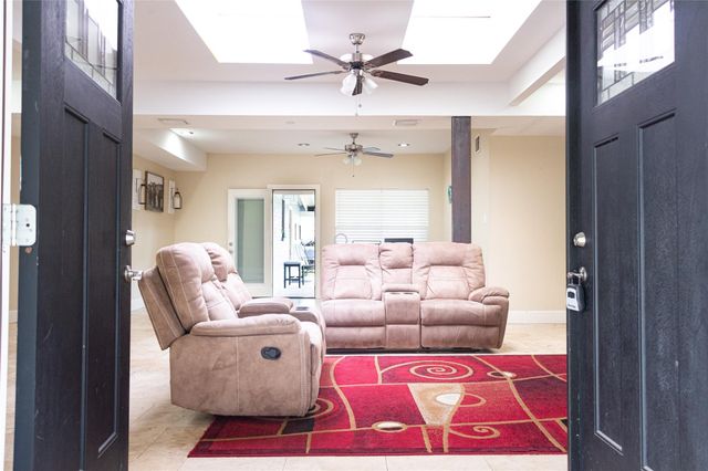 15318 Leeds Lane, Houston, TX 77040