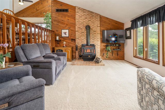 2725 Cooley Lake Road, Highland Charter Township, MI 48356