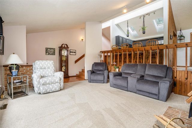 2725 Cooley Lake Road, Highland Charter Township, MI 48356