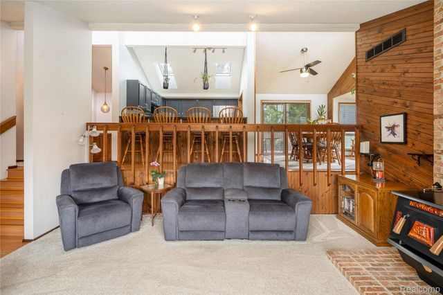 2725 Cooley Lake Road, Highland Charter Township, MI 48356