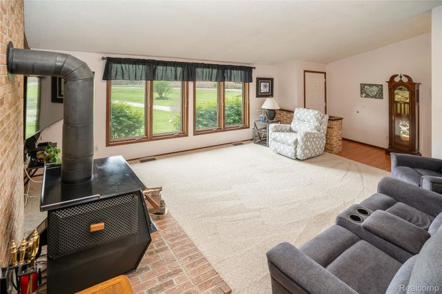 2725 Cooley Lake Road, Highland Charter Township, MI 48356