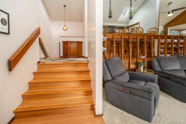 2725 Cooley Lake Road, Highland Charter Township, MI 48356