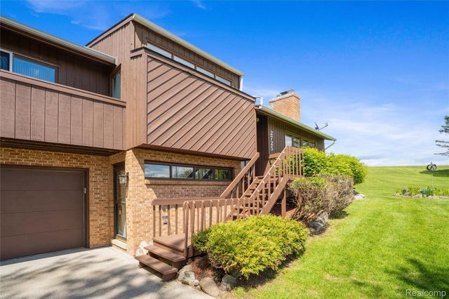 2725 Cooley Lake Road, Highland Charter Township, MI 48356