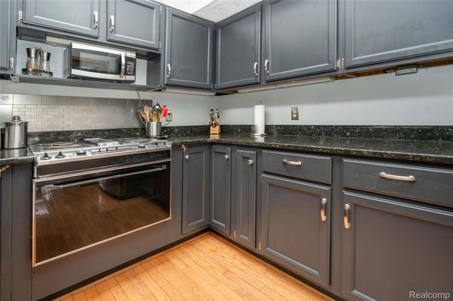 2725 Cooley Lake Road, Highland Charter Township, MI 48356