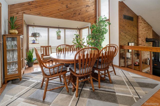 2725 Cooley Lake Road, Highland Charter Township, MI 48356