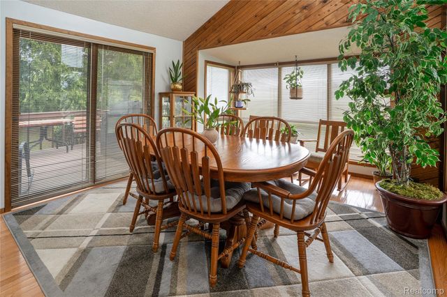 2725 Cooley Lake Road, Highland Charter Township, MI 48356