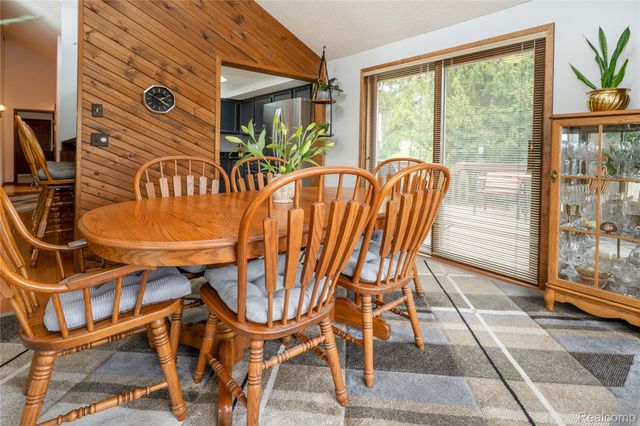 2725 Cooley Lake Road, Highland Charter Township, MI 48356