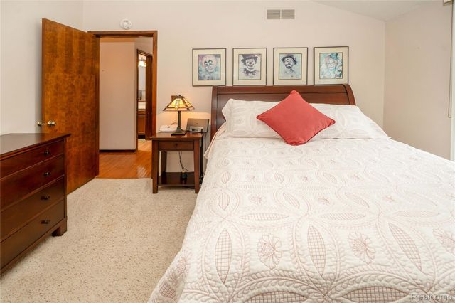 2725 Cooley Lake Road, Highland Charter Township, MI 48356
