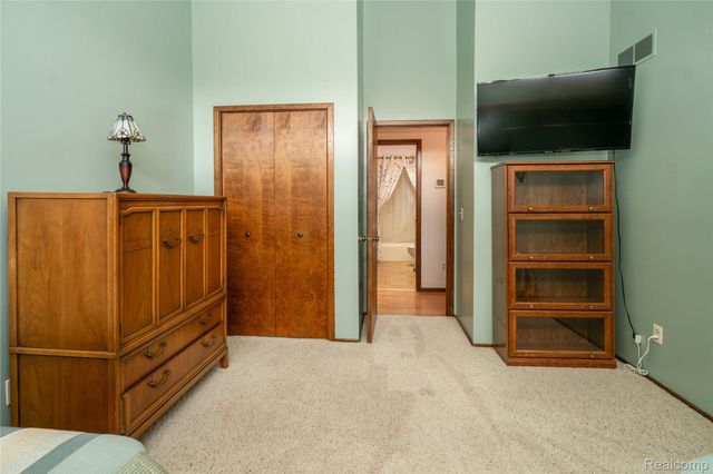 2725 Cooley Lake Road, Highland Charter Township, MI 48356