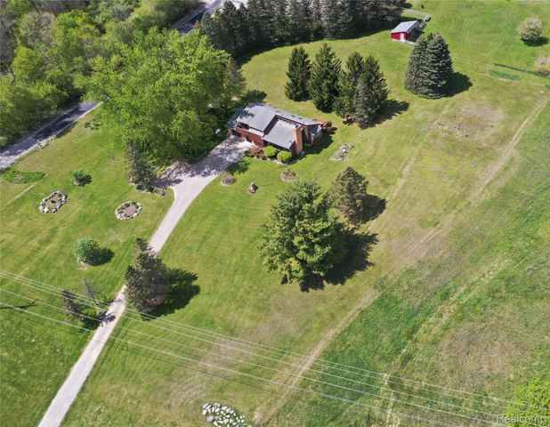 2725 Cooley Lake Road, Highland Charter Township, MI 48356