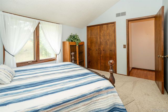 2725 Cooley Lake Road, Highland Charter Township, MI 48356