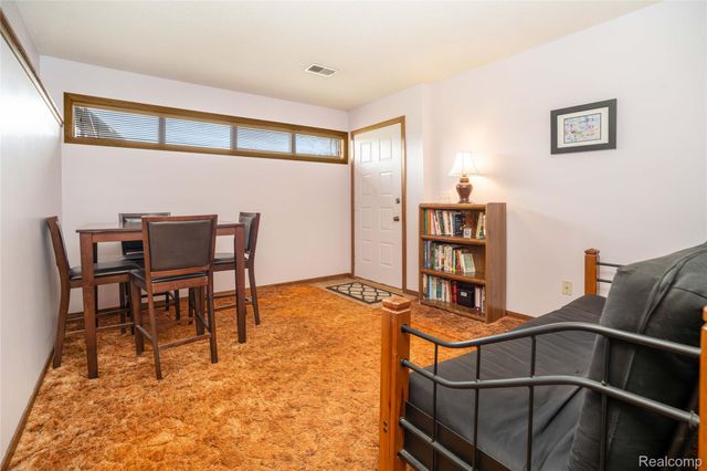 2725 Cooley Lake Road, Highland Charter Township, MI 48356