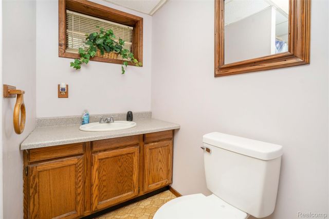 2725 Cooley Lake Road, Highland Charter Township, MI 48356