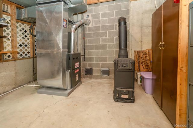2725 Cooley Lake Road, Highland Charter Township, MI 48356