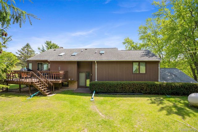 2725 Cooley Lake Road, Highland Charter Township, MI 48356