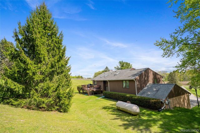 2725 Cooley Lake Road, Highland Charter Township, MI 48356