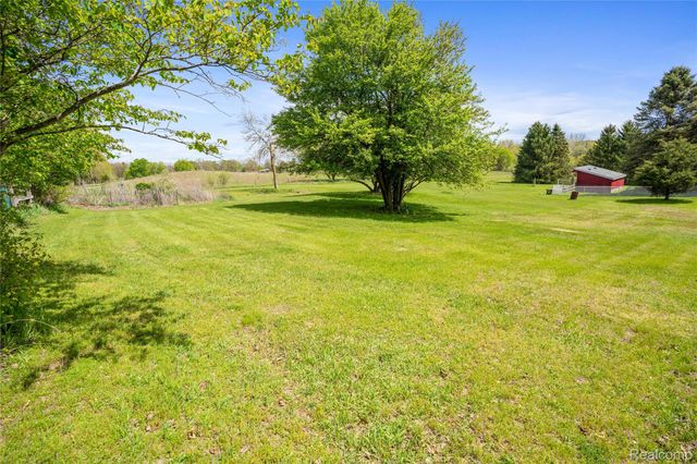 2725 Cooley Lake Road, Highland Charter Township, MI 48356