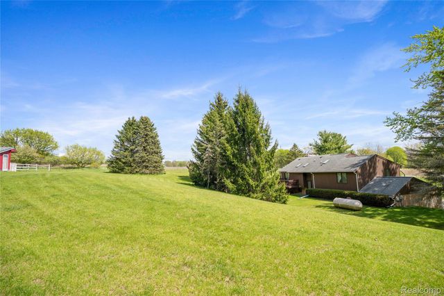 2725 Cooley Lake Road, Highland Charter Township, MI 48356