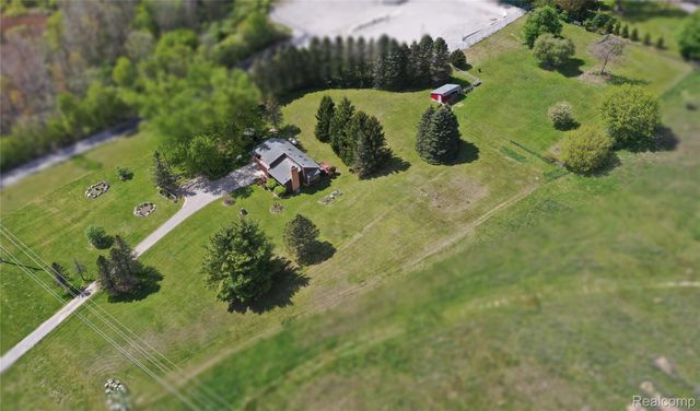 2725 Cooley Lake Road, Highland Charter Township, MI 48356