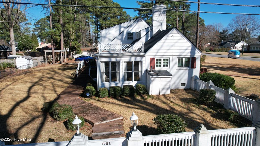 Image 4 of property listing at 601 N Curtis Street N, Ahoskie, NC 27910