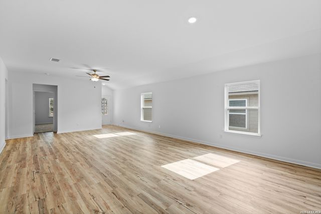 15242 Bufflehead Creek, Von Ormy, TX 78073