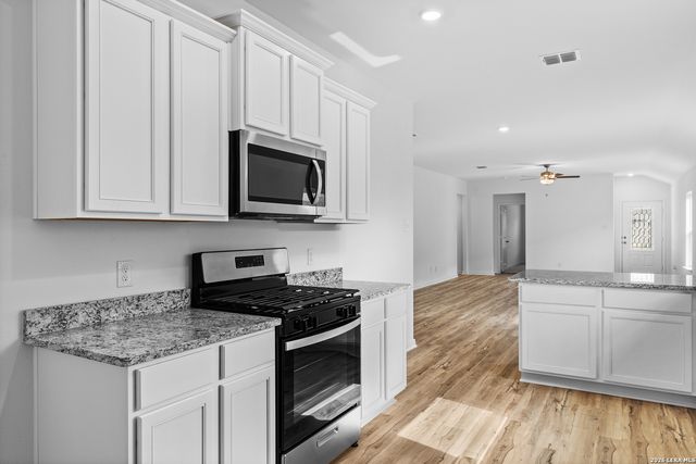 15242 Bufflehead Creek, Von Ormy, TX 78073