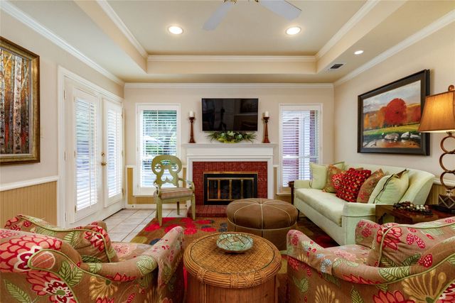619 Portofino Drive, Arlington, TX 76012