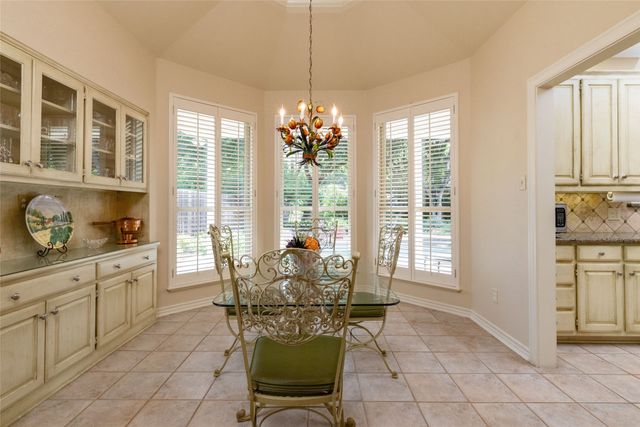 619 Portofino Drive, Arlington, TX 76012