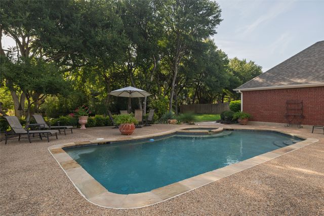 619 Portofino Drive, Arlington, TX 76012