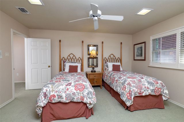 619 Portofino Drive, Arlington, TX 76012
