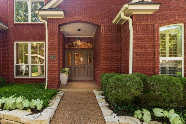 619 Portofino Drive, Arlington, TX 76012