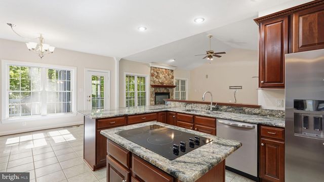 14 HEMPSTEAD LN, Stafford, VA 22554