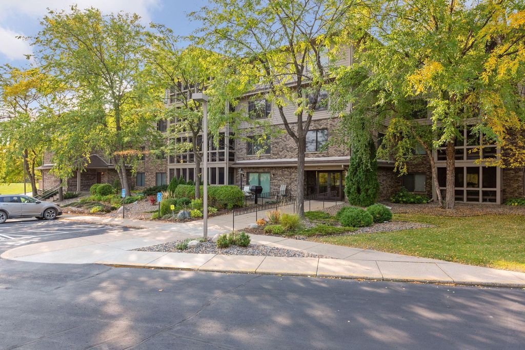 3801 W 98th Street 208, Bloomington, MN 55431 — photo 5