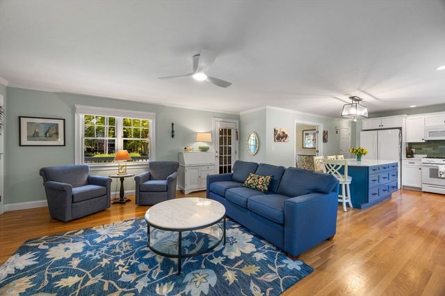 7 Park St, Harwich, MA 02645