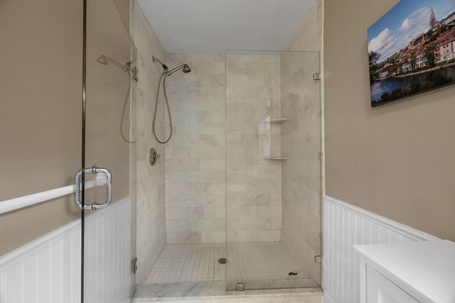 7 Park St, Harwich, MA 02645