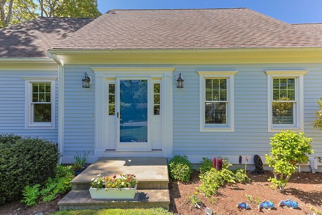 7 Park St, Harwich, MA 02645