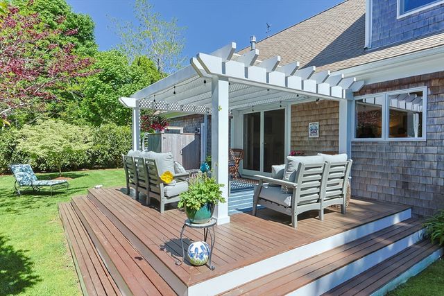 7 Park St, Harwich, MA 02645