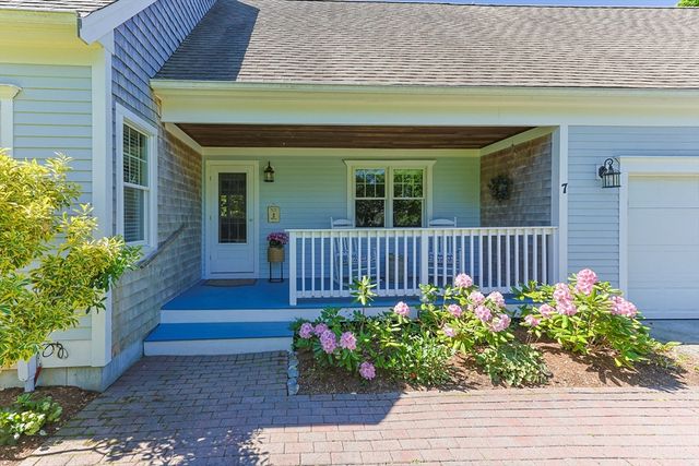 7 Park St, Harwich, MA 02645