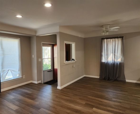 24180 Kipling Street, Oak Park, MI 48237